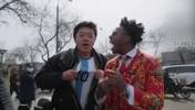 中国球迷在甲亢哥面前脱掉外套漏出梅西球衣，甲亢哥直接破防😅